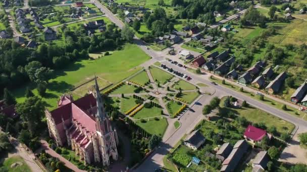 Den heliga treenighetens gamla retrokyrka i Gerviaty, regionen Grodno, Vitryssland — Stockvideo