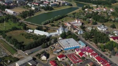 Avila 'lı Aziz Teresa Kilisesi, Shchuchin, Belarus' un merkezinde yer alan bir Katolik Kilisesi. Shchuchin şehrinde manastır binaları olan eski bir kilise.