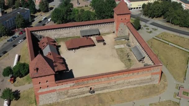 Vista de aves del castillo medieval de Lida en Lida. Bielorrusia. Castillos de Europa — Vídeos de Stock