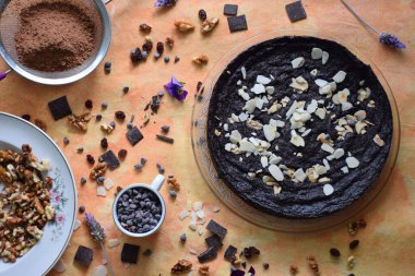 Tipik Toskana pastası, çikolata, ceviz, badem ve meyveli.