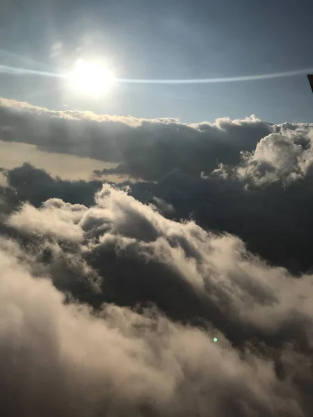 Voando Acima Das Nuvens Celestiais — Fotografia de Stock