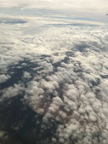 Voler Dessus Des Nuages Célestes — Photo