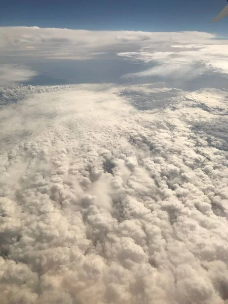 Volando Por Encima Las Nubes Celestiales —  Fotos de Stock
