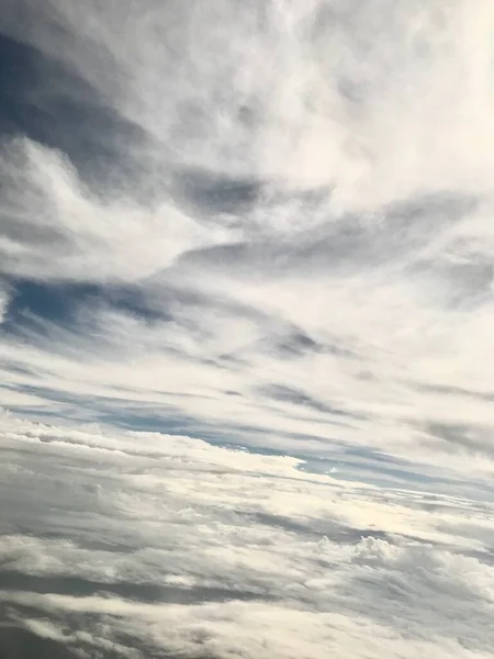 Voler Dessus Des Nuages Célestes — Photo