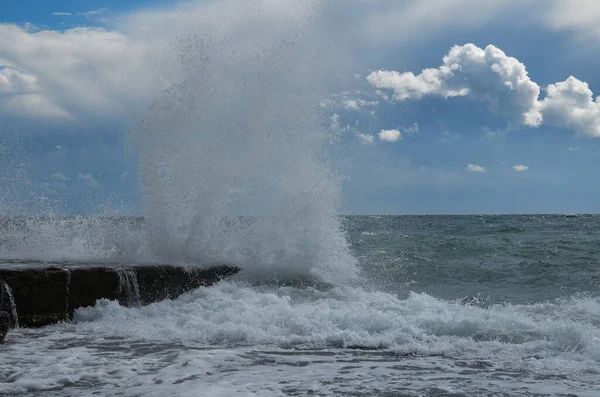 Tormenta Mar Negro Olas Estrellan Parapeto Del Terraplén — Foto de Stock