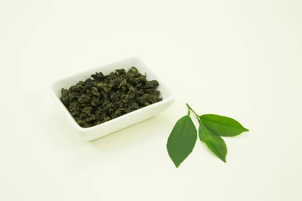 Verde Chino Leche Oolong Hoja Limón Aislado Tazón Blanco Sobre — Foto de Stock