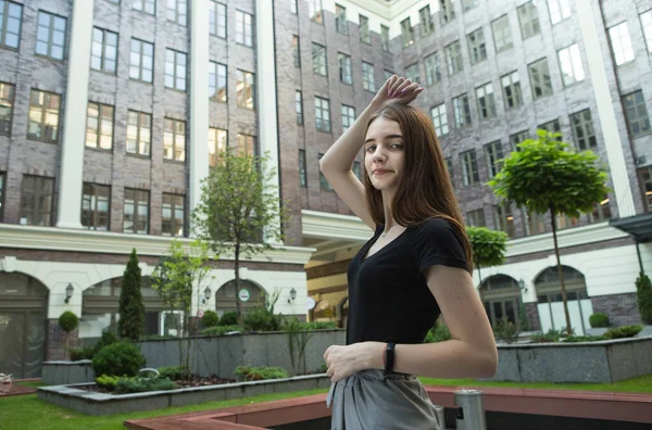 Portrait Young Girl Concept Emotions Girl Enjoys Walk City Removal — Stock Photo, Image