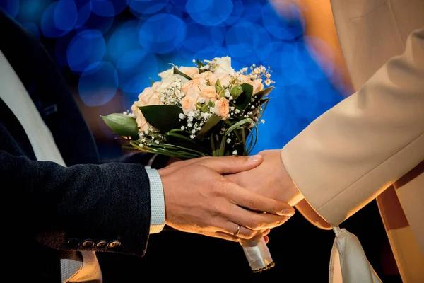 Accessoires Mariage Bouquet Entre Les Mains Mariée Marié — Photo