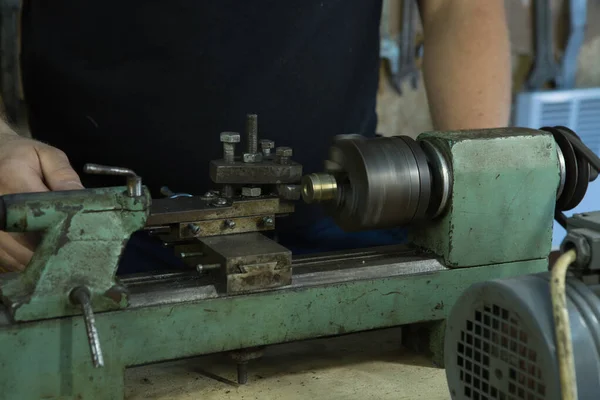 Trabalhar Num Torno Máquina Está Pronta Para Trabalho Mecanismo Está — Fotografia de Stock