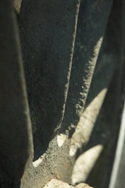 Demiryolu ekipmanları. Buharlı lokomotif. Döküm tekerleği.