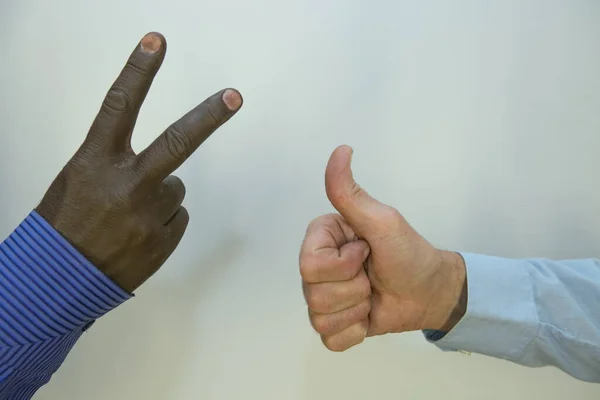 Svarta Liv Spelar Roll Närbild Foto Hand Gester Mellan Afroamerikan — Stockfoto