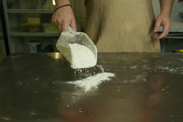 Concepto Comida Saludable Proceso Hacer Fideos Naturales Huevo Las Manos —  Fotos de Stock