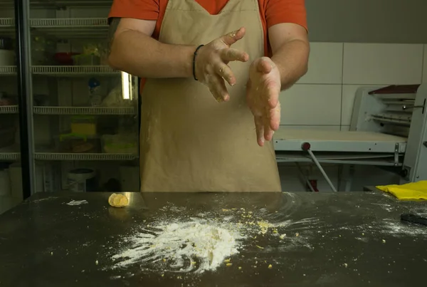 Conceito Alimentação Saudável Processo Fazer Macarrão Ovo Natural Mãos Chef — Fotografia de Stock