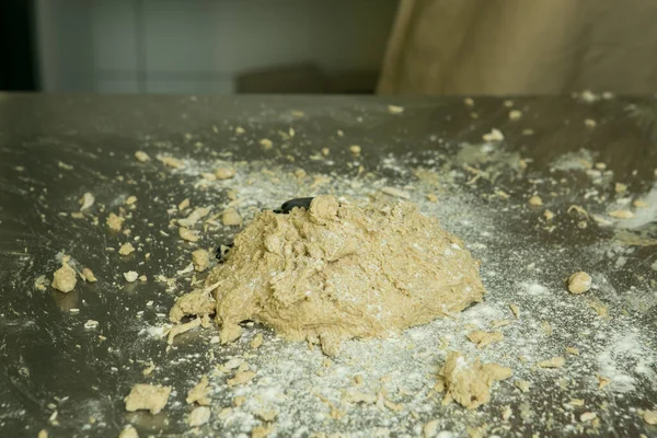 Processo Fazer Pão Chef Amassa Massa Mão Todos Ingredientes São — Fotografia de Stock