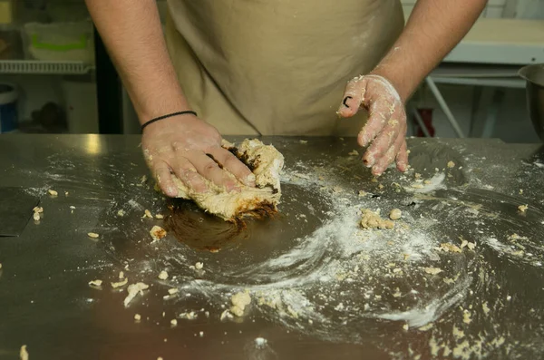Процес Приготування Хліба Шеф Кухар Міняє Тісто Вручну — стокове фото