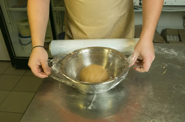 Процесс Приготовления Хлеба Тесто Готово Отдыху Перед Выпечкой Шеф Повар — стоковое фото