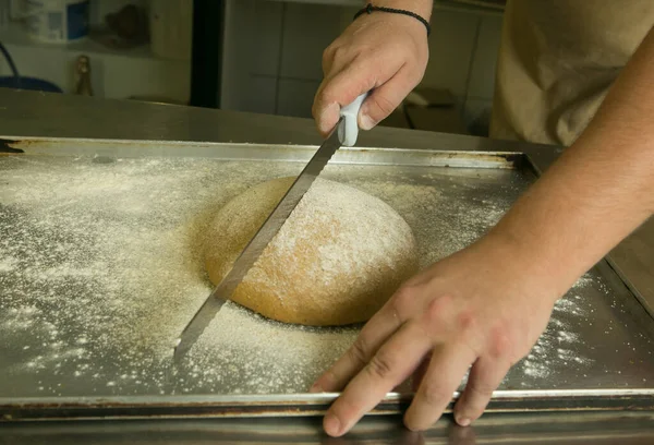 Процес Приготування Хліба Шеф Кухар Замішує Тісто Вручну Тісто Готове — стокове фото