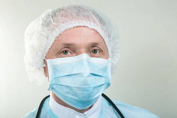 Tıbbi Maskeli Bir Doktor Portresi Doktorun Boynunda Steteskop Var Bir — Stok fotoğraf