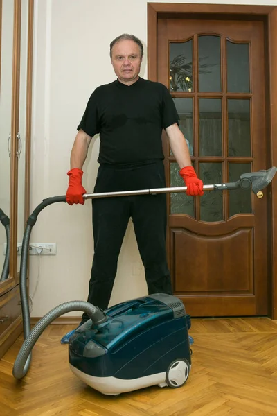 Emotions Middle Aged Man Cleaning Apartment Daily Cleaning Premises Humor — Stock Photo, Image