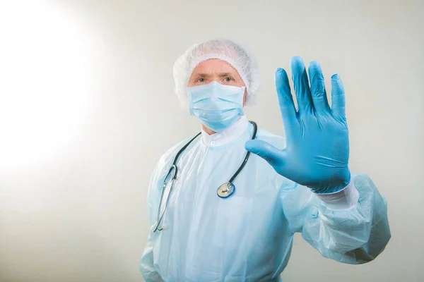 Porträt Eines Arztes Mit Medizinischer Maske Und Schutzhandschuhen Der Arzt — Stockfoto