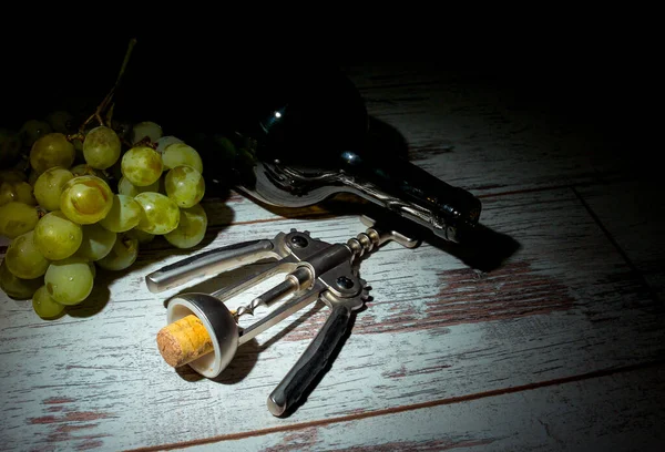 Sonbahar Şarap Yapma Zamanıdır Bir Şişe Şarap Bir Demet Beyaz — Stok fotoğraf