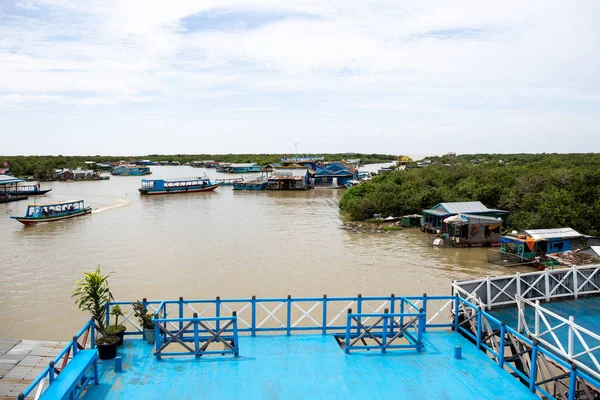 Aug: 29: 2018 - siem reap, Kambodscha - Ansicht des schwimmenden Dorfes auf dem Tonle-Saft-See. siem ernten Kambodscha. — Stockfoto