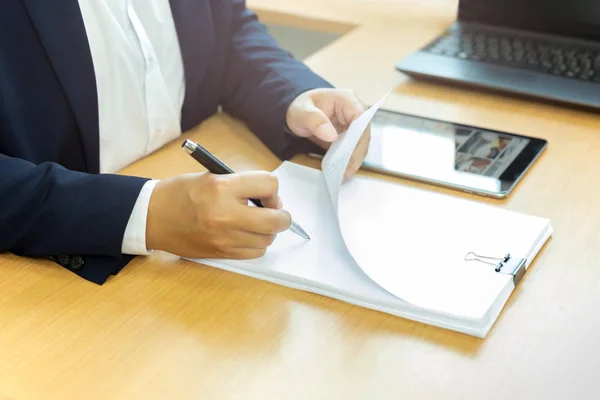 Businessman Signing Contract Paper Pen Office Desk — Stock Photo, Image