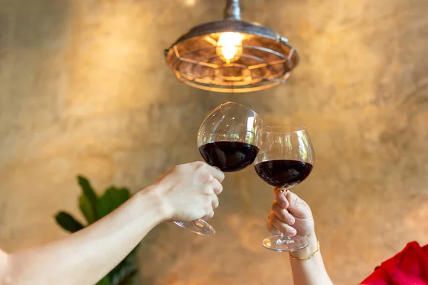 Couple Celebrate Toasting Glasses Red Wine Restaurant — Stock Photo, Image