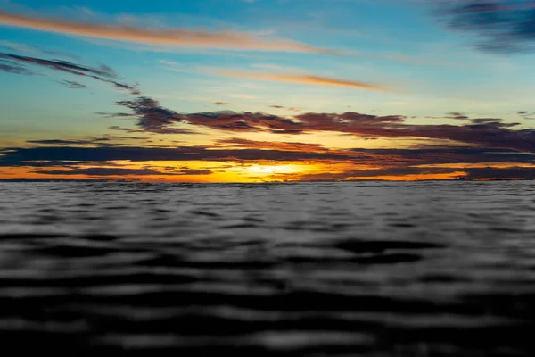 Tájkép naplemente ég háttérben a Fekete-tenger. — Stock Fotó
