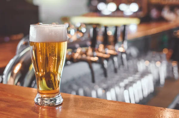 Verre Bière Sur Une Table Bar — Photo