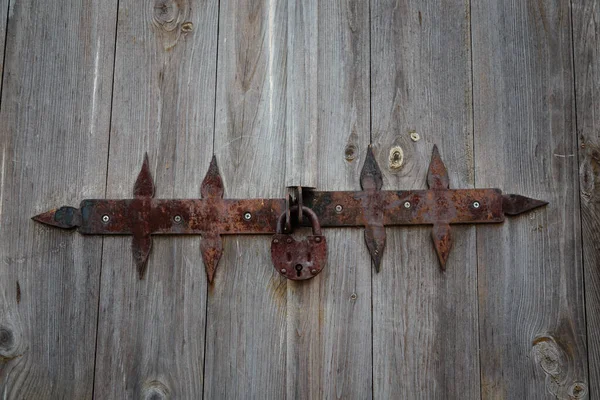 Une Vieille Grange Rouillée Serrure Sur Une Ancienne Porte Bois — Photo