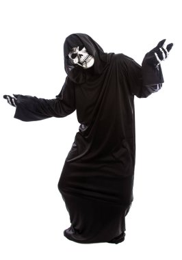 İfadeleri Halloween kılık, el hareketi beyaz arka plan üzerinde siyah bir elbise giyen bir iskelet azrail şaşkın