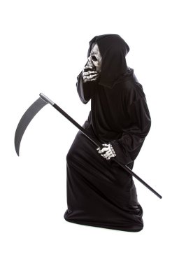 Bir hata yapıyorsunuz üzgün seyir beyaz bir arka plan üzerinde siyah bir elbise giyen bir iskelet azrail Halloween kılık