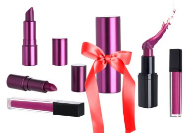 Ruj makyaj kozmetik düzenleme bir tatil hediye olarak ayarlayın. Bu ürün bir şerit veya mevsimlik bir Noel satış olduklarını göstermek için yay var. Beyaz bir arka plan üzerinde izole. 