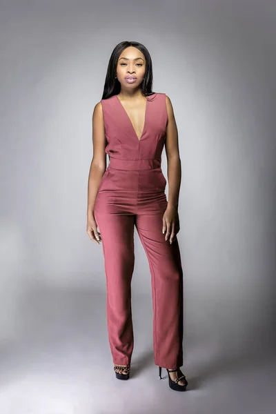 Modella Afro Americana Nera Che Indossa Colore 2019 Dell Anno — Foto Stock