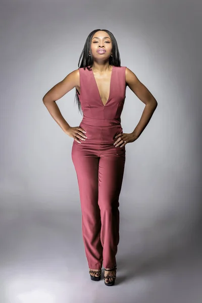 Αφρικανικός Αμερικανική Μαύρη Γυναικεία Μόδα Μοντέλο Φοράει 2019 Χρώμα Του — Φωτογραφία Αρχείου