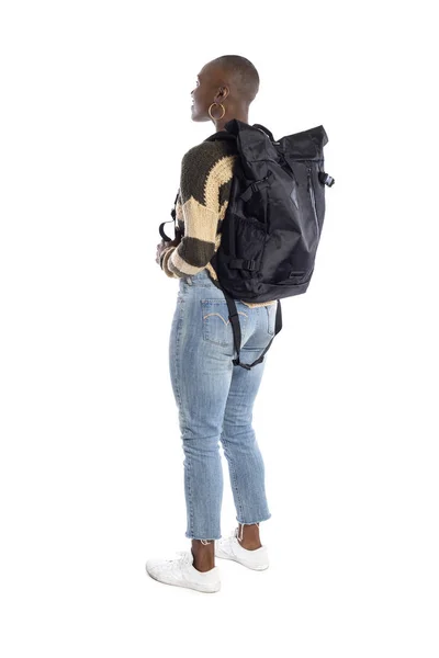 Czarna Afroamerykańska Kobieta Ubrana Plecak Patrząc Białe Tło Dla Kompozytów — Zdjęcie stockowe