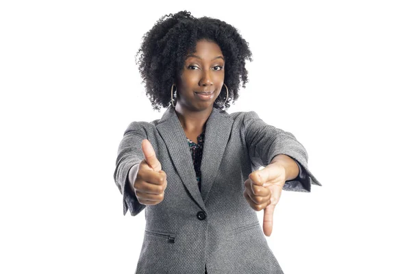 Mulher Negra Afro Americana Empresária Isolada Fundo Branco Parecendo Confusa — Fotografia de Stock