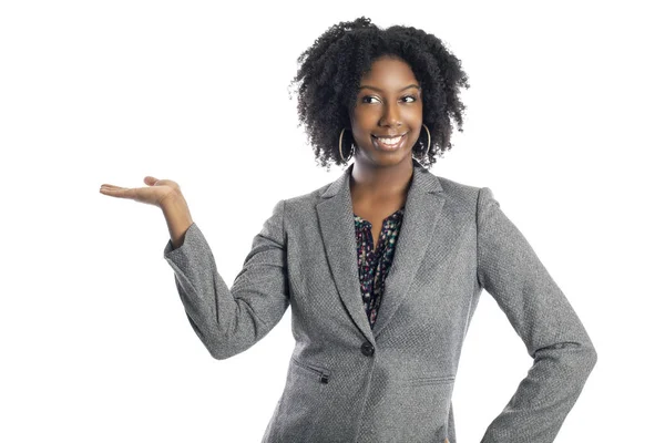 Mulher Negra Afro Americana Empresária Isolada Fundo Branco Publicidade Apresentando — Fotografia de Stock