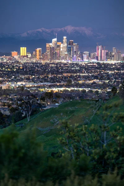 Vista Panorámica Ciudad Los Ángeles California Con Cumbres Nevadas Que —  Fotos de Stock