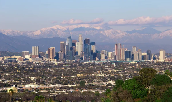 Vista Panorámica Ciudad Los Ángeles California Con Cumbres Nevadas Que —  Fotos de Stock