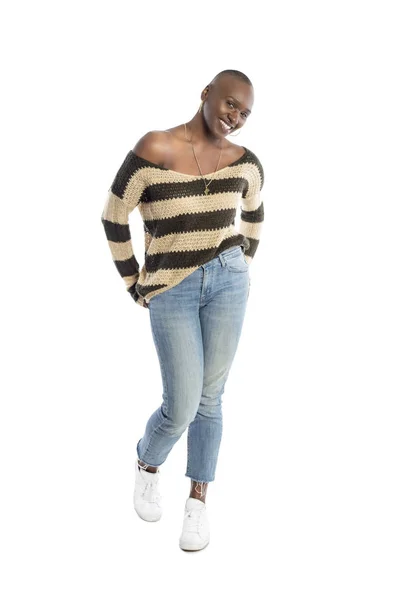 Svart Afrikansk Amerikansk Kvinnlig Mode Modell Klädd Vårstil Ull Sticka — Stockfoto
