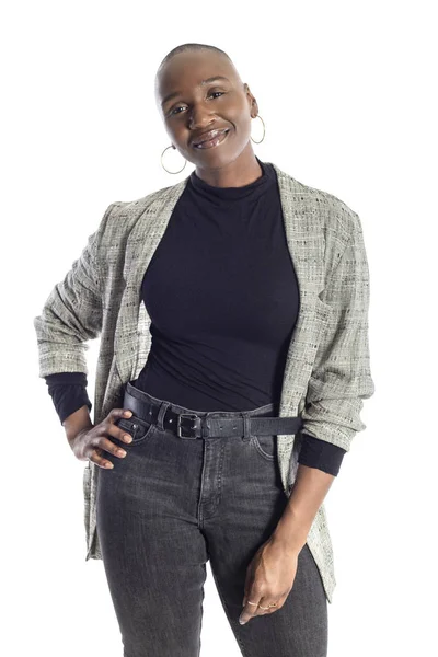 Black African American Kobieta Patrząc Pewnie Podczas Noszenia Nowoczesnego Biznesu — Zdjęcie stockowe