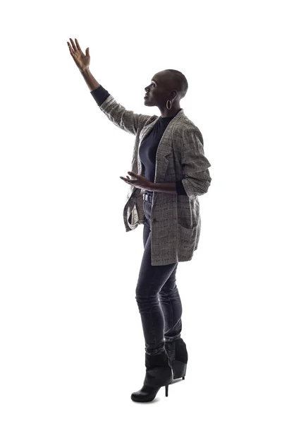 Черная Афро Американская Модель Белом Фоне Говорит Ведет Себя Актриса — стоковое фото