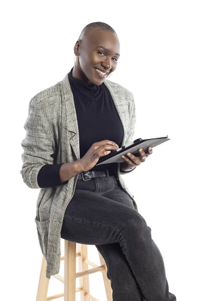 Zwarte Afro Amerikaanse Vrouwelijke Docent Die Haar Cursus Lessen Online — Stockfoto