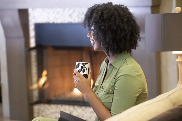 Black African American Woman Resting Home Drinking Coffee Cbd Tea — Stock Photo, Image