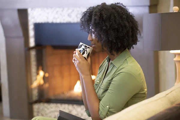Black African American Woman Resting Home Drinking Coffee Cbd Tea — Stock Photo, Image