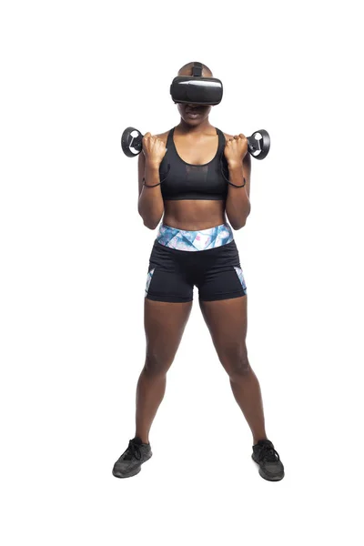 Athlétique Joueuse Noire Portant Casque Exercice Dans Gymnase Réalité Virtuelle — Photo