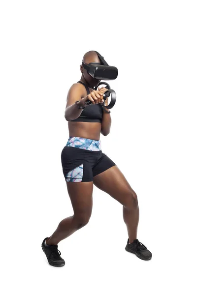 Jogadora Atlética Negra Jogando Videogames Exercitando Enquanto Usa Fone Ouvido — Fotografia de Stock