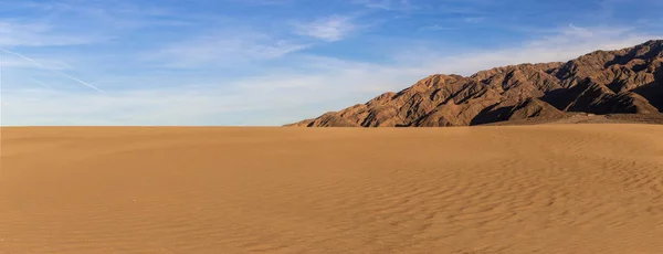 Death Valley California Bir Çöl Manzarasında Kum Tepeleri Geniş Çorak — Stok fotoğraf